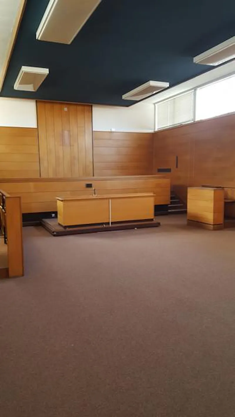 Panelling at Bracknell Magistrates Court, P597 (photo 1)