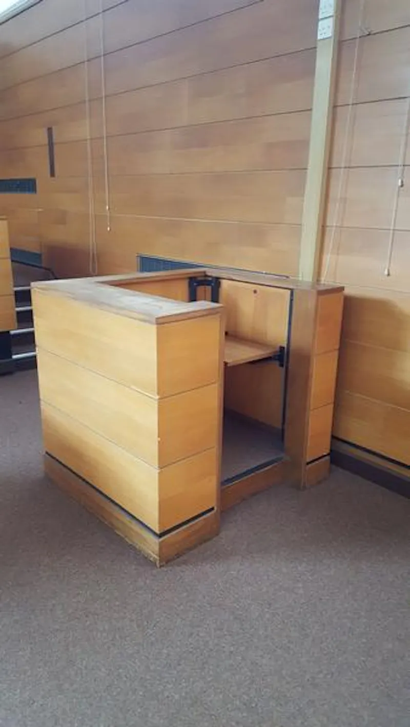 Bracknell Magistrates Court, P597 (photo 3)