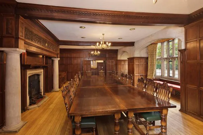 Beams at Gothic Cambridge manor house, M307 (photo 7)