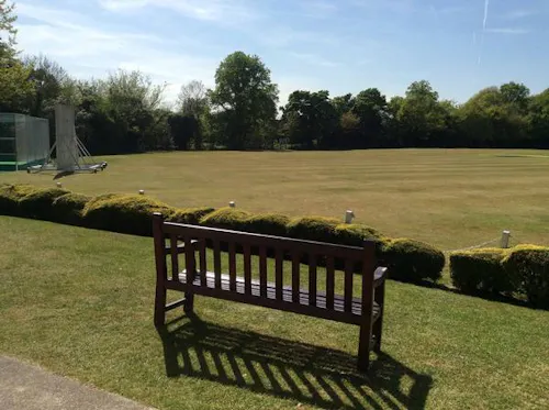 Cricket club with lake in Stanmore, V156