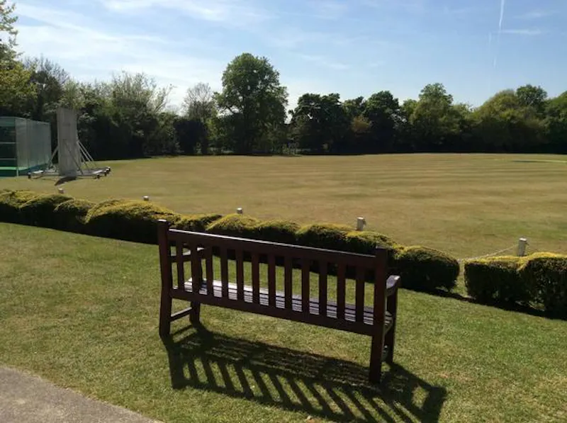 Countryside at Cricket club with lake in Stanmore, V156 (photo 27)