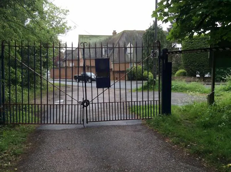 Cricket club with lake in Stanmore, V156 (photo 38)