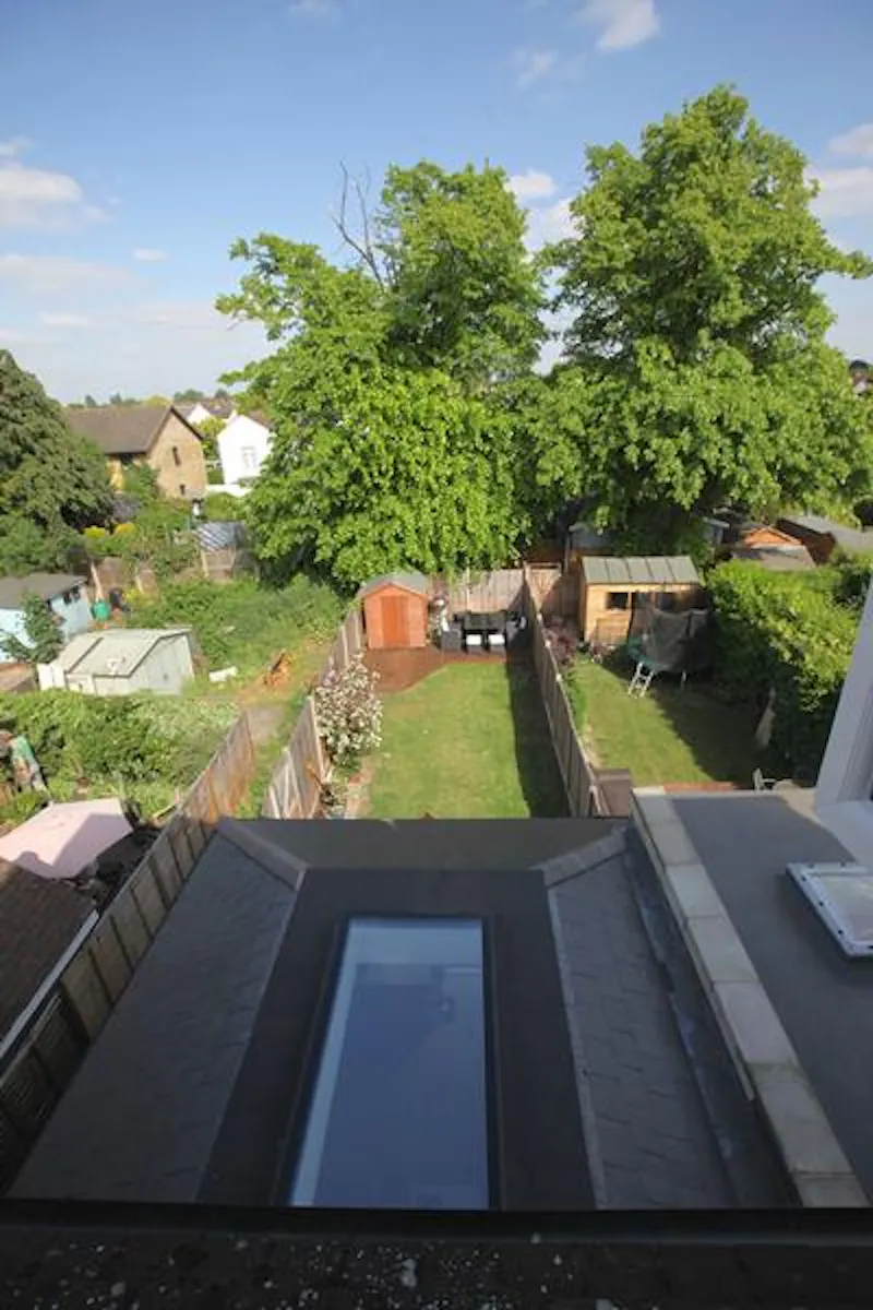 Film location D2314 in Surrey (photo 15)