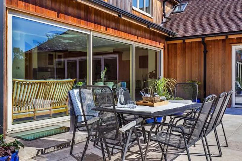 Terrace/Patio at Woking pool house, D2316 (photo 68)