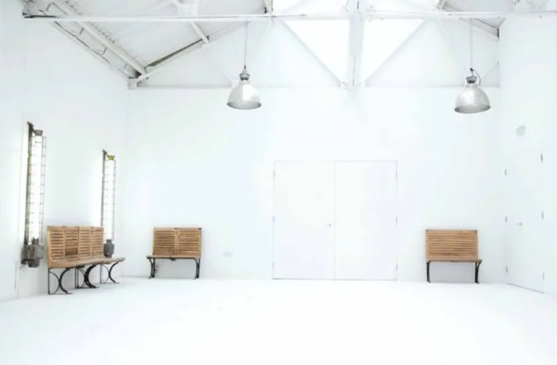 White studio in Acton, N431 (photo 3)