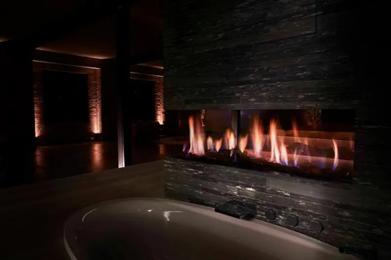 Fireplace at Tower Hamlets loft apartment, K417 (photo 24)