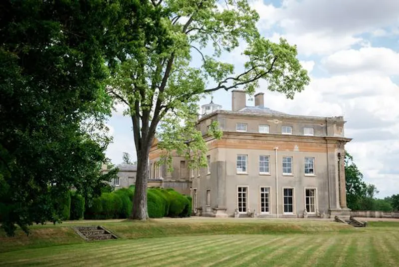 Neo-classical Bedford house, A1438 (photo 34)