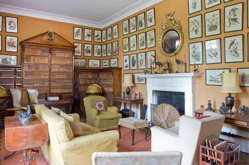 Fireplace at Neo-classical Bedford house, A1438 (photo 10)