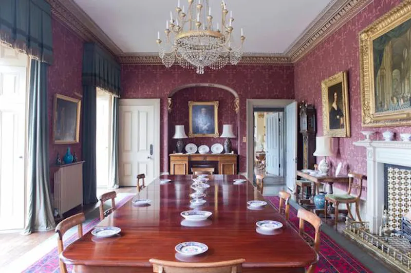Dining room at Neo-classical Bedford house, A1438 (photo 15)