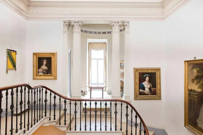 Neo-classical Bedford house, A1438 (photo 22)