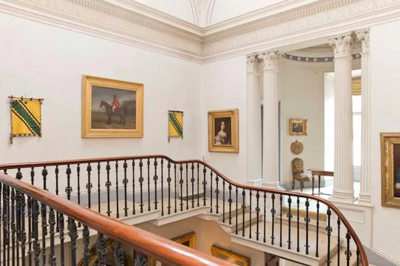 Landing at Neo-classical Bedford house, A1438 (photo 23)