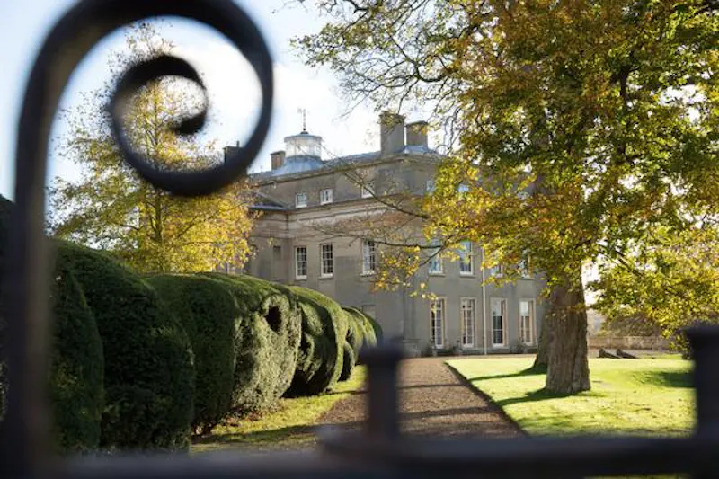 Neo-classical Bedford house, A1438 (photo 27)