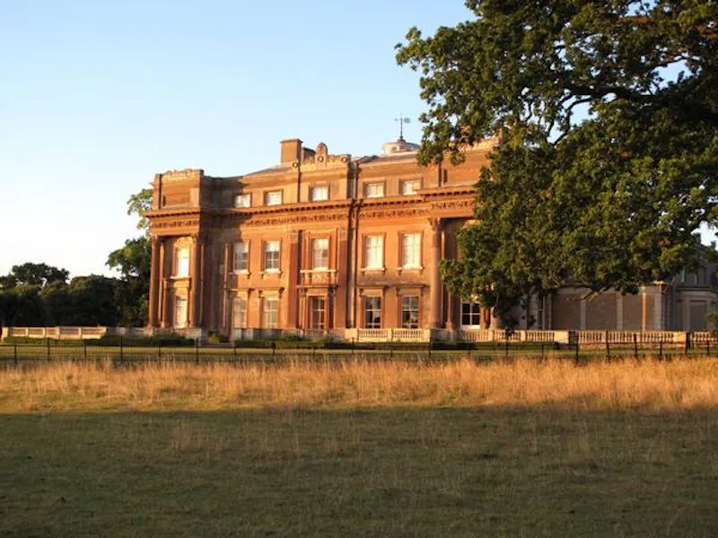 Neo-classical Bedford house, A1438 (photo 37)