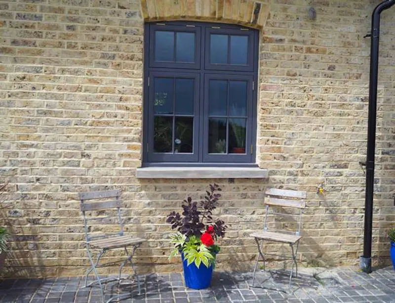 Simple, sparse Faversham barn, C883 (photo 18)