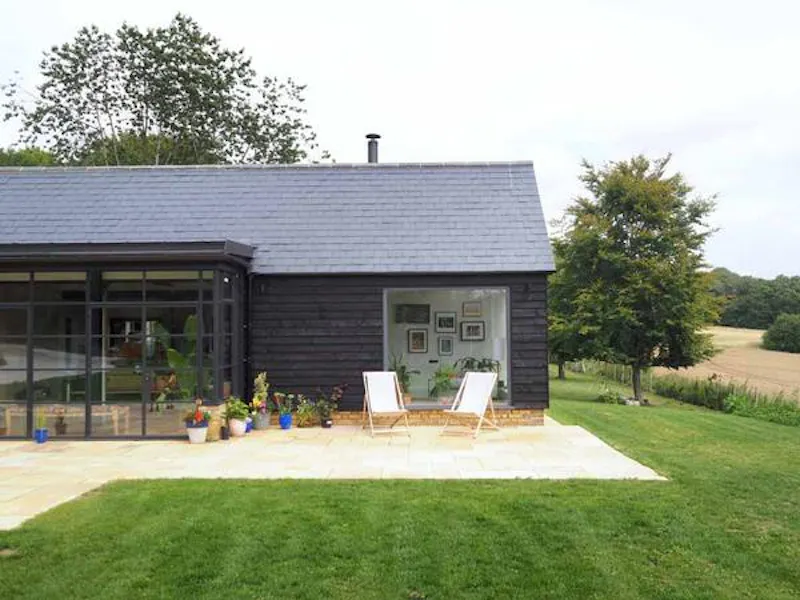 Garden at Simple, sparse Faversham barn, C883 (photo 21)