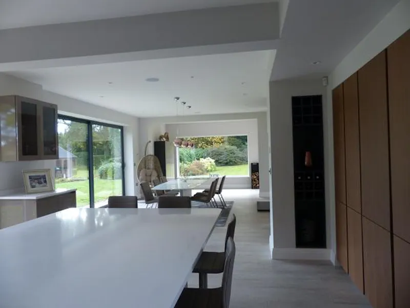 Film location D2318 in Surrey (photo 8)