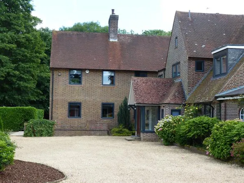 Film location D2318 in Surrey (photo 28)