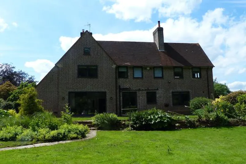 Film location D2318 in Surrey (photo 29)