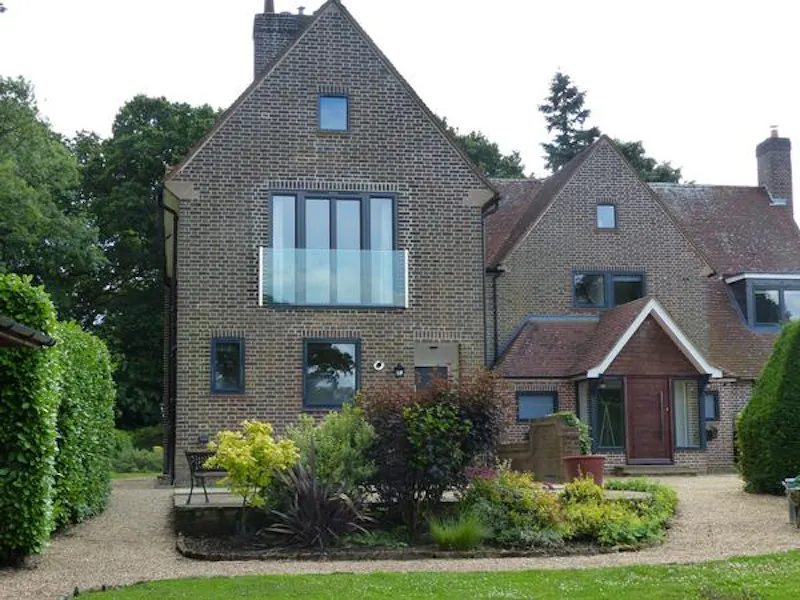 Film location D2318 in Surrey (photo 30)