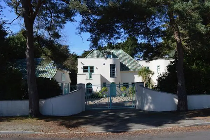Gate at Quirky Poole deco house, D2319 (photo 1)