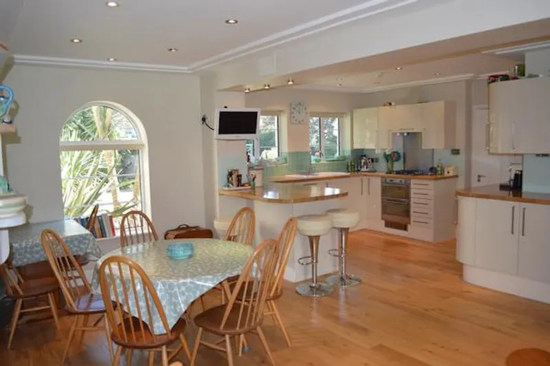 Kitchen at Quirky Poole deco house, D2319 (photo 13)