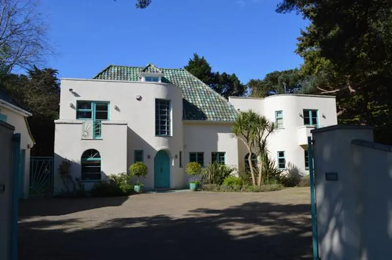 Quirky Poole deco house, D2319 (photo 59)