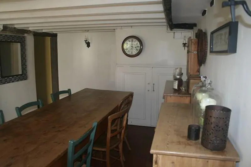 Quaint Great Missenden home, C886 (photo 9)