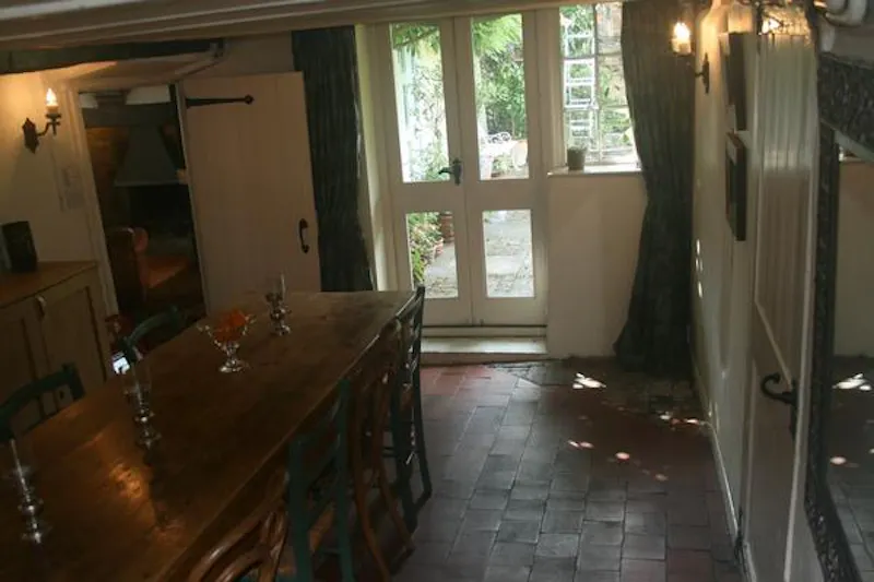 Quaint Great Missenden home, C886 (photo 10)