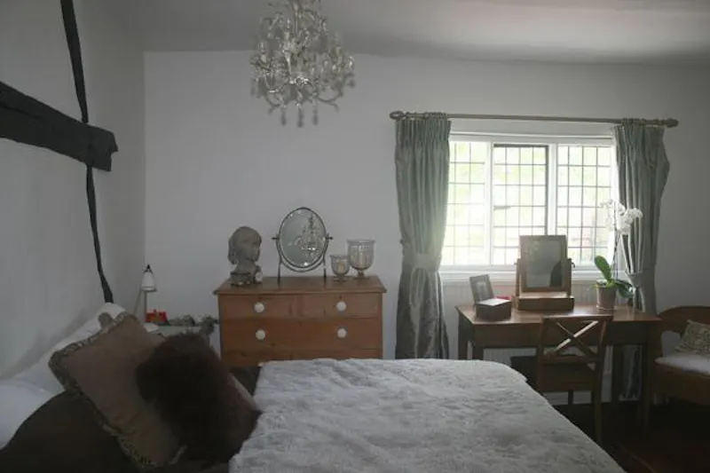 Quaint Great Missenden home, C886 (photo 28)