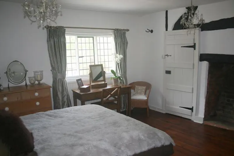 Quaint Great Missenden home, C886 (photo 29)