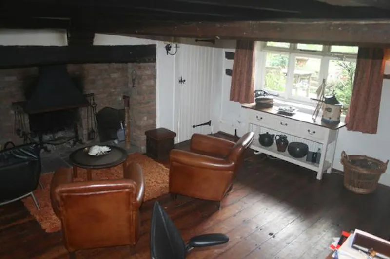 Quaint Great Missenden home, C886 (photo 69)