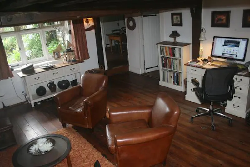 Living Room at Quaint Great Missenden home, C886 (photo 70)