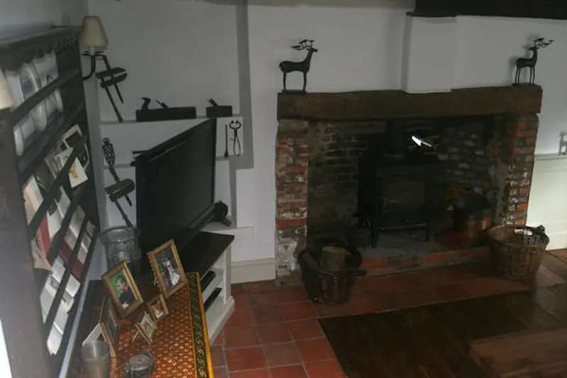 Quaint Great Missenden home, C886 (photo 72)