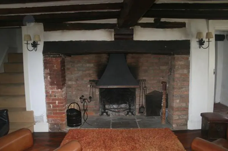 Quaint Great Missenden home, C886 (photo 73)