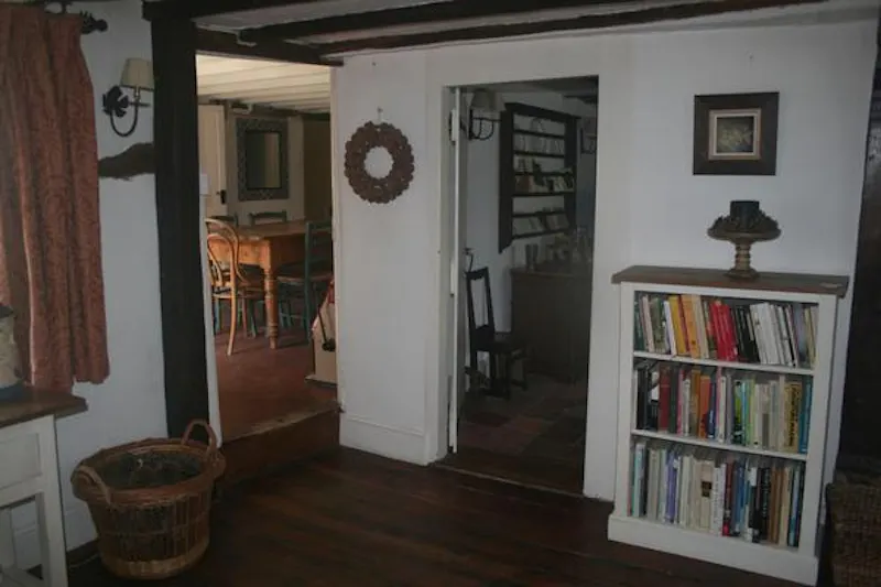 Quaint Great Missenden home, C886 (photo 78)