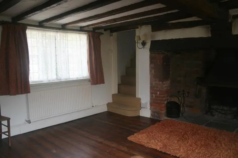 Quaint Great Missenden home, C886 (photo 80)