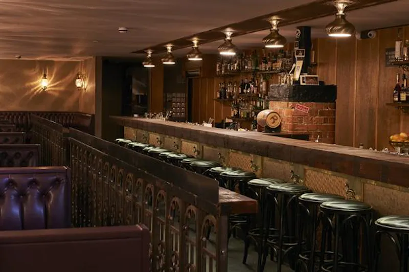 Film location R814 in London (photo 3)