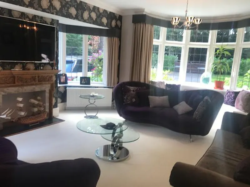 Living Room at Film location E441 in Warwickshire (photo 4)