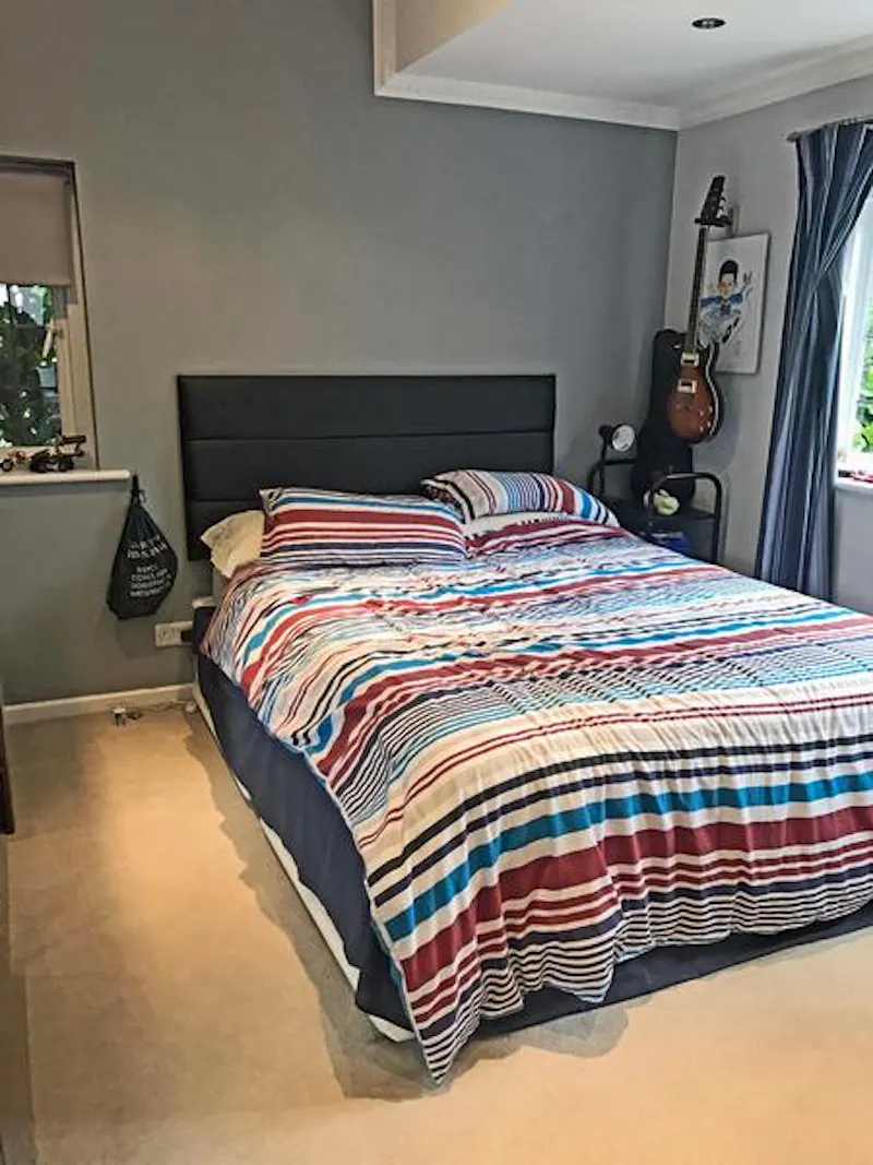 Bedroom at Film location E441 in Warwickshire (photo 10)