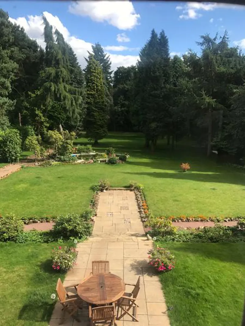 Garden at Film location E441 in Warwickshire (photo 11)