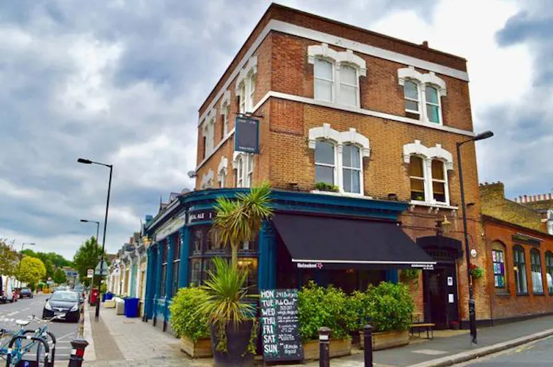 Film location R815 in London (photo 1)