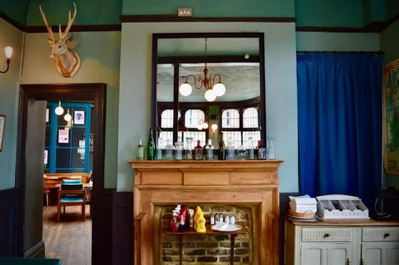 Film location R815 in London (photo 9)