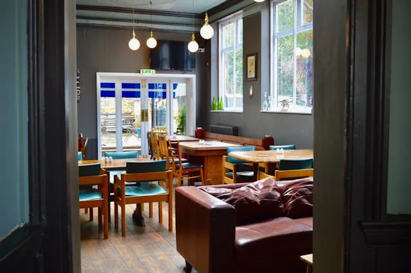 Film location R815 in London (photo 13)