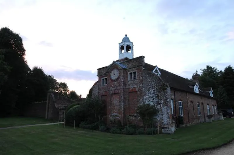 Garden at Film location H179 in Wiltshire (photo 26)
