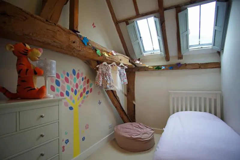 Stylish Dorking barn conversion, L670 (photo 21)