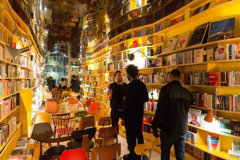 Eclectic Brick Lane bookshop, Q123 (photo 5)