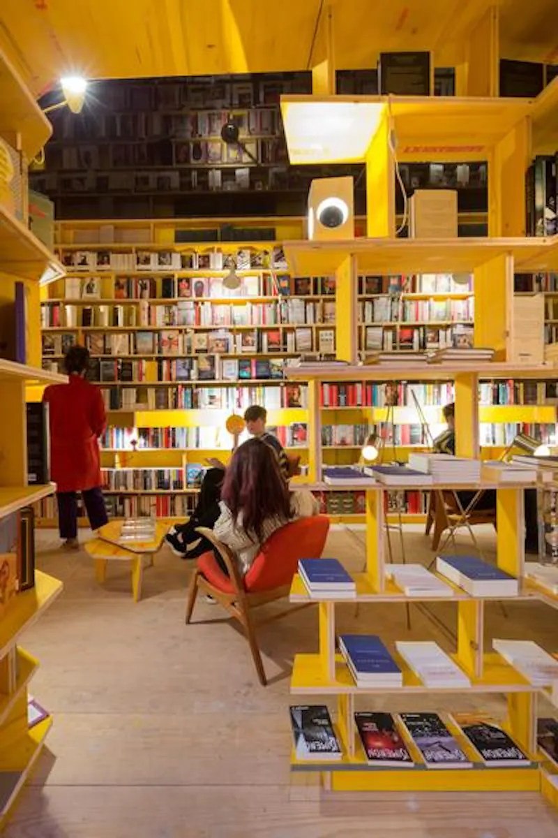 Eclectic Brick Lane bookshop, Q123 (photo 7)