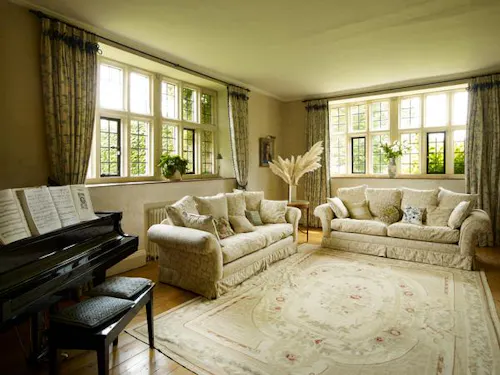 Cotswold country manor, M309