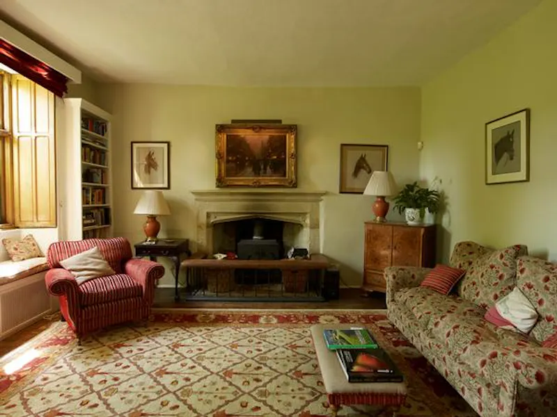 Living Room at Cotswold country manor, M309 (photo 4)