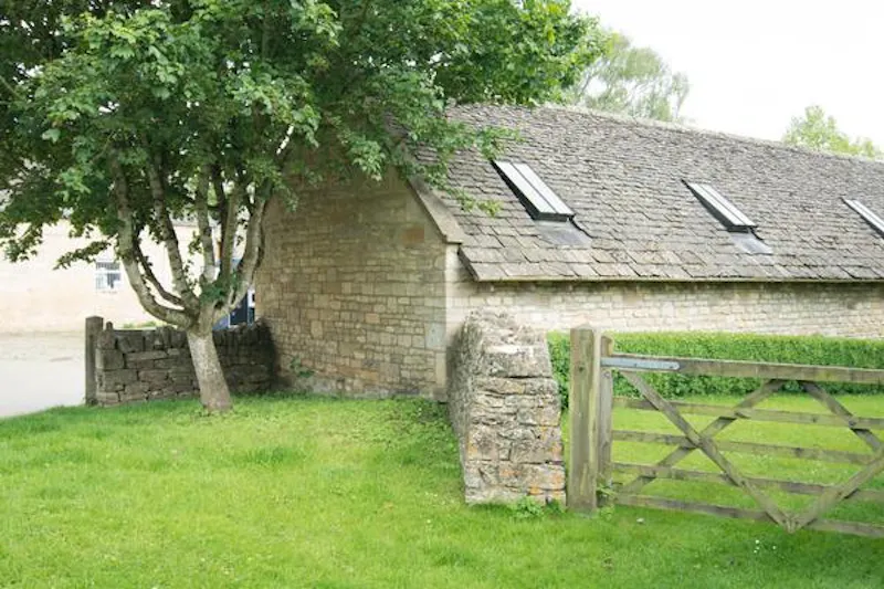Stable / Outbuildings at Cotswold country manor, M309 (photo 29)